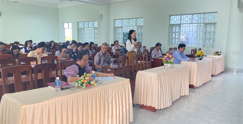 Đồng chí Võ Thị Xuân Thuận phát biểu ý kiến tại Hội nghị